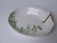 http://www.francesleeceramics.com/files/gimgs/th-4_small oval dish-ivy-web.jpg